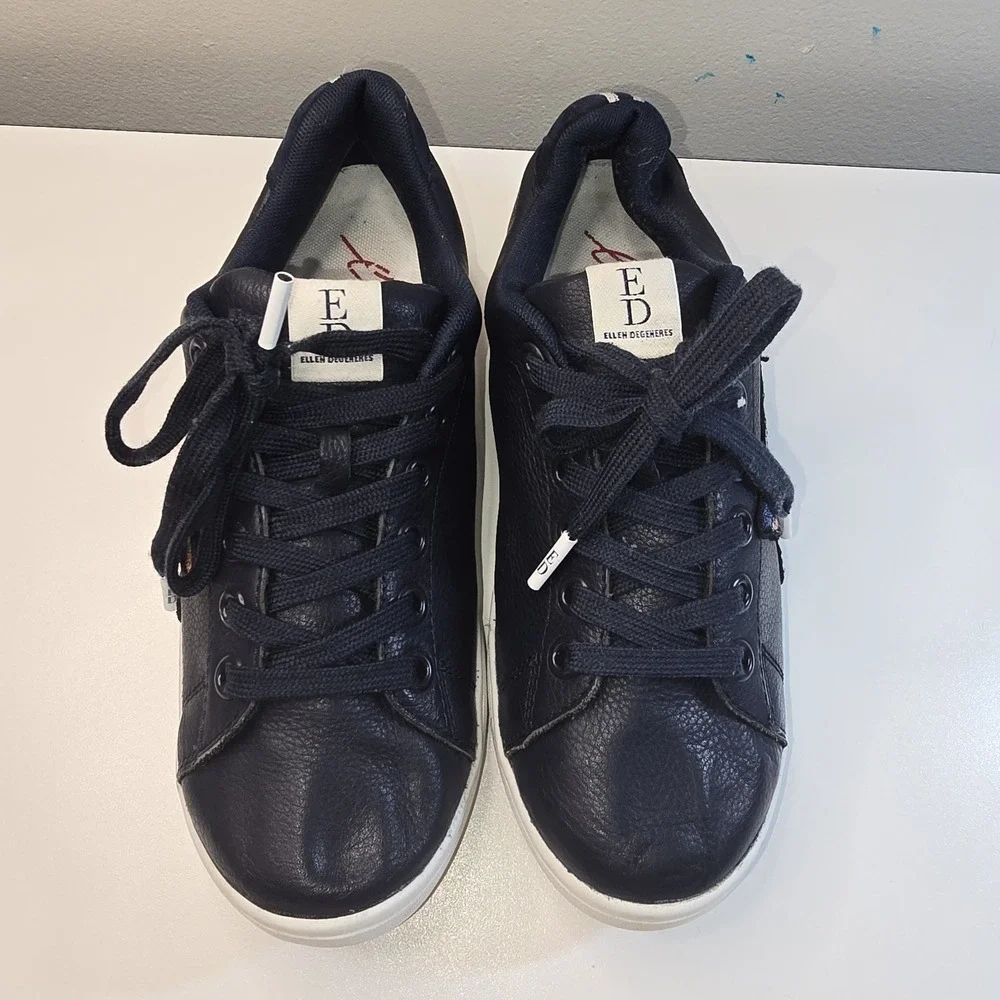 ED Ellen Degeneres Chapatcha Sneakers Lace Up Dog Shoes Dark Blue Wms 6.5US 37EU